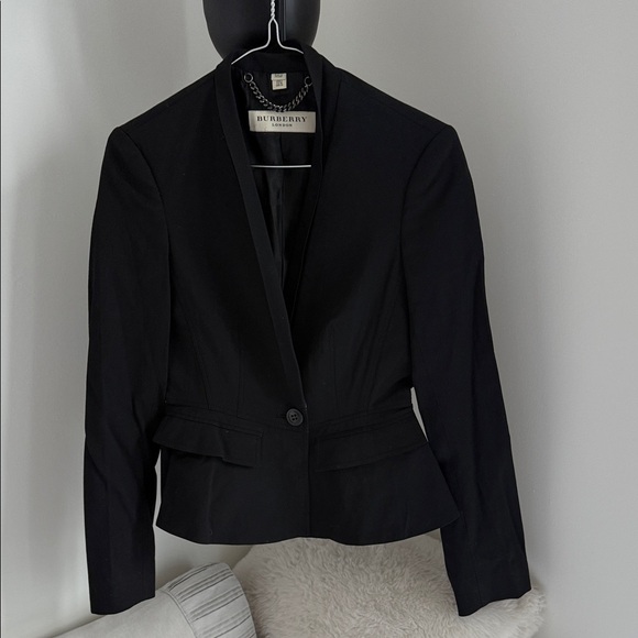 Burberry Black Peplum Blazer, SIZE USA 2 , stunning, elegant - Picture 2 of 14